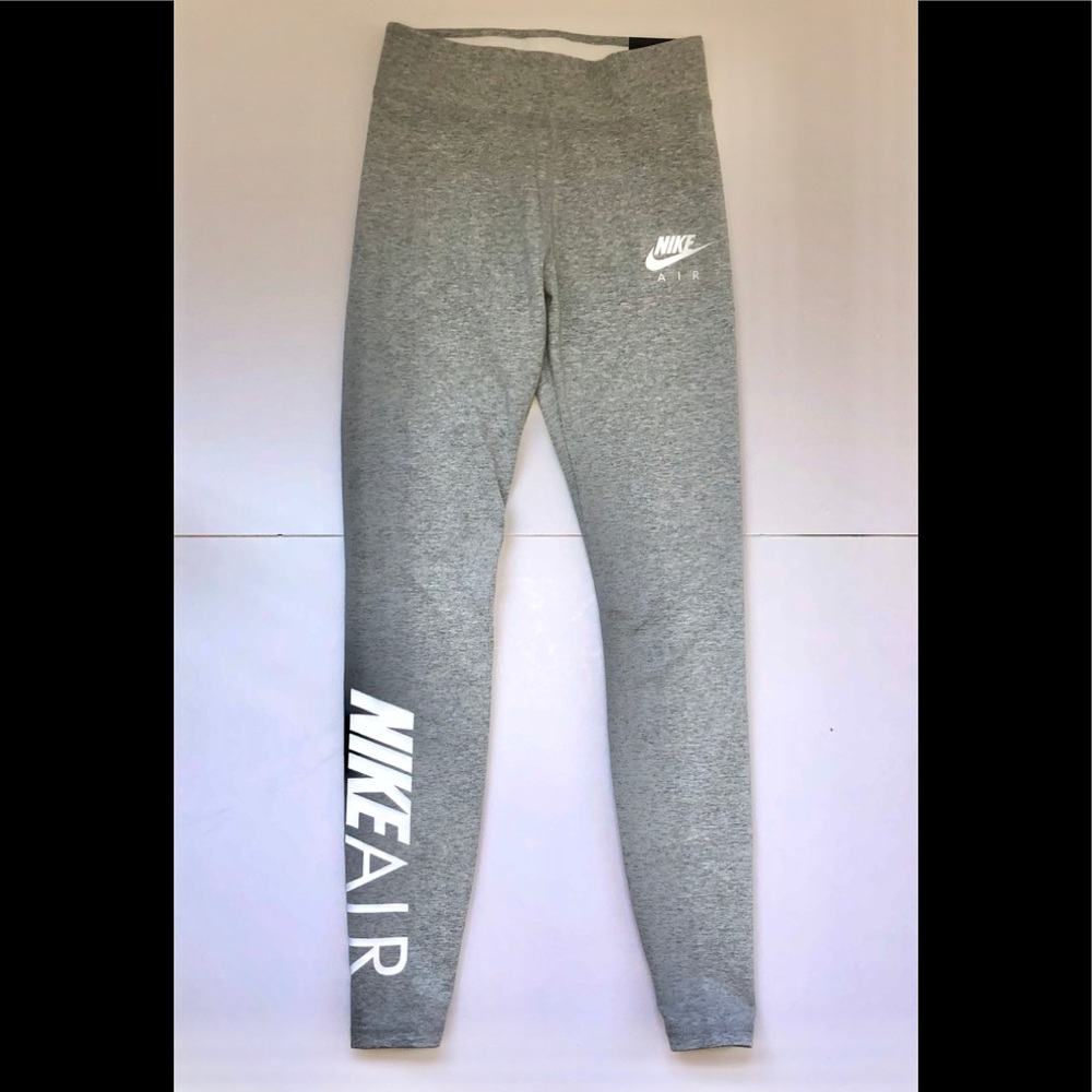 Nike Women’s Leggings Tight Fit Grey NWT